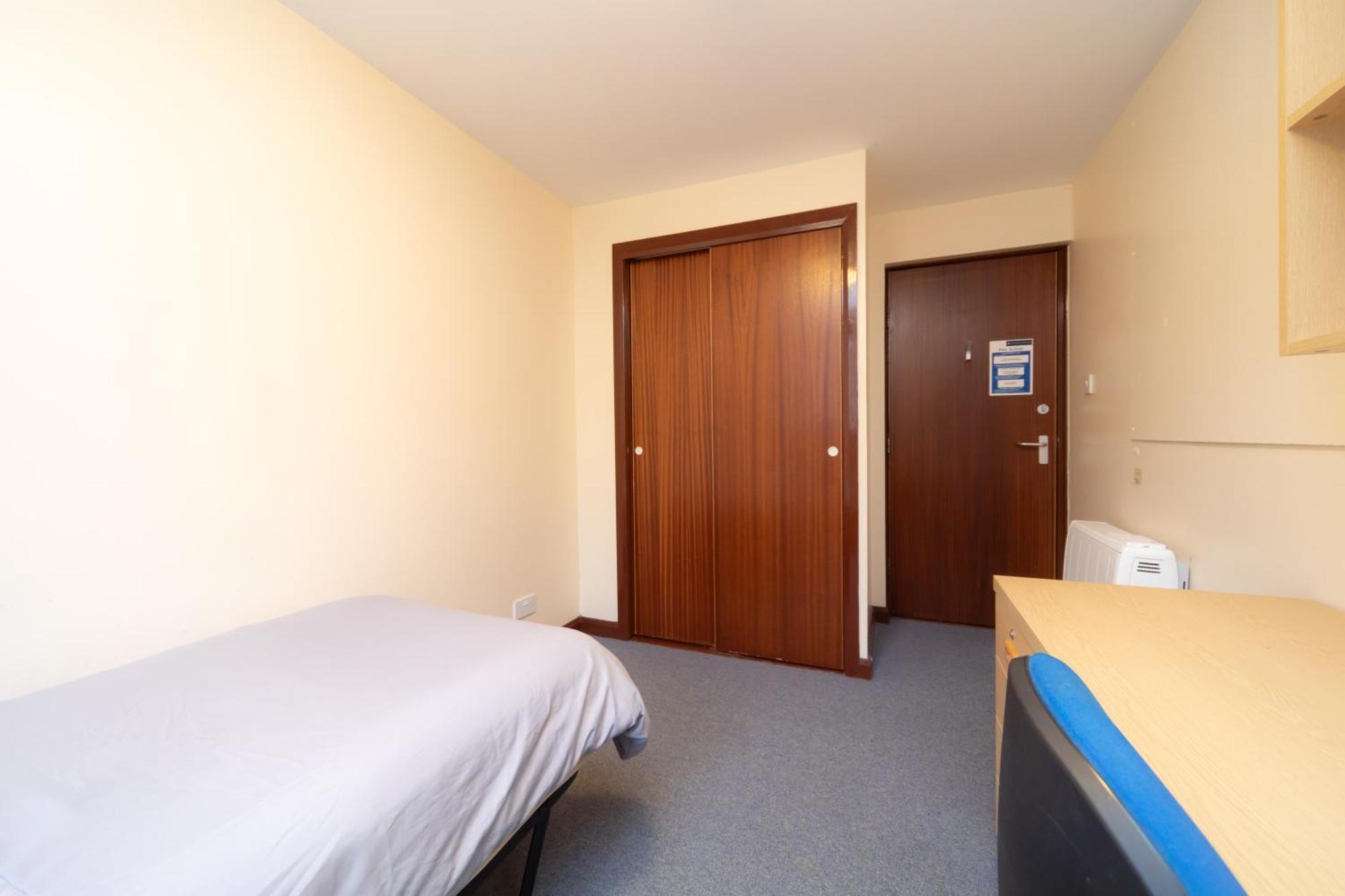 Joivy Economy 4 And 5 Bed Flats, Close To Old Town And Royal Mile - Adults Only Leilighet Edinburgh Eksteriør bilde